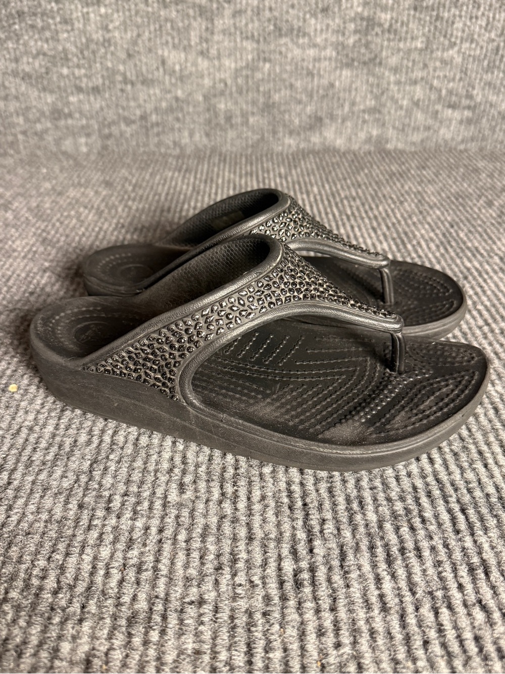 Women's Black Comfort Flip-Flop Sandals with Embellished Straps Size 7